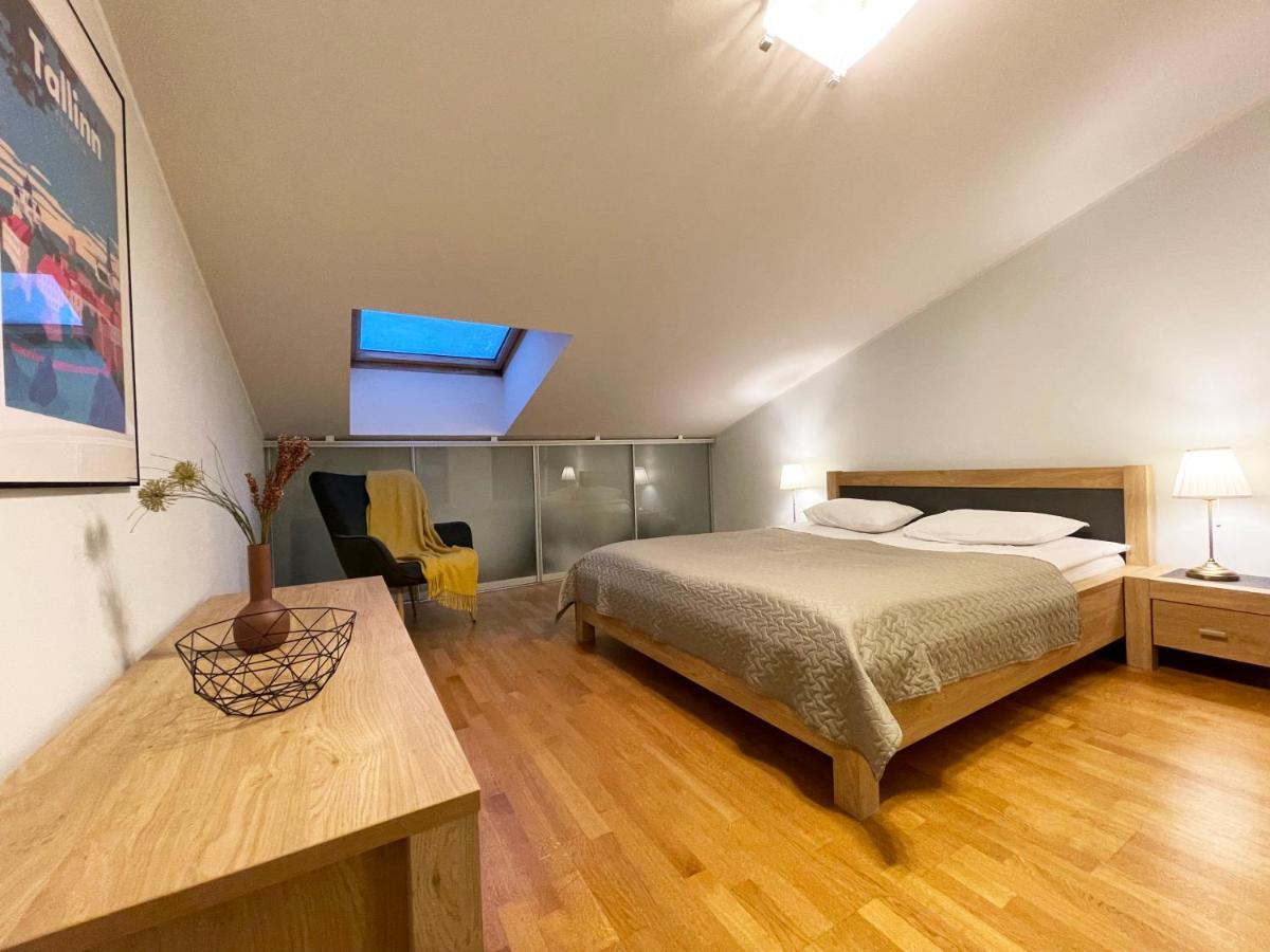 Old Town - Oleviste Apartment Tallinn Ngoại thất bức ảnh