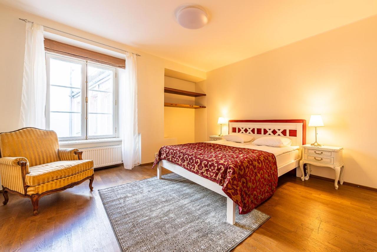 Old Town - Oleviste Apartment Tallinn Ngoại thất bức ảnh